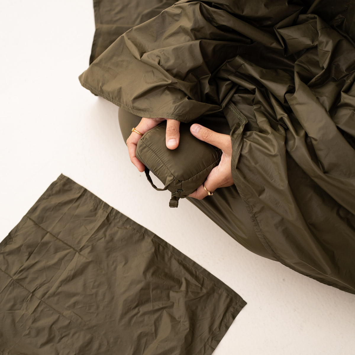 OLIVE POCKET PRAYER SET.